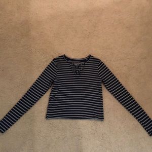 HOLLISTER LONG SLEEVE CROP TOP